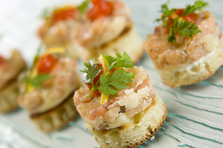 Lets face it at any event the food is very important! 
At <a href="/GuildhallLondon/">Guildhall London</a> you can guarantee @SeasonedEvents will leave all your guests wanting more......
#EventsproUK #catering #venue #canapes