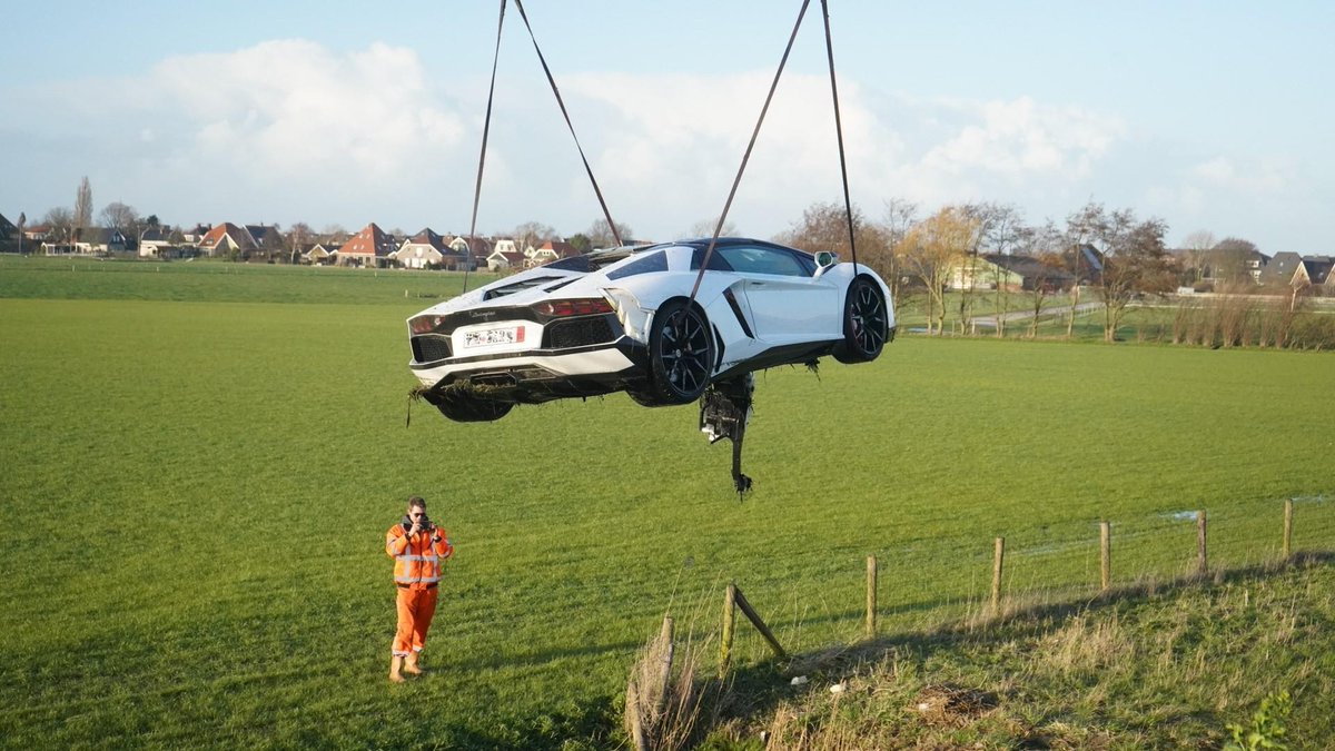 Bestuurder Lamborghini meldt zich bij politie, verlaten plek ongeval is 'strafbaar'..