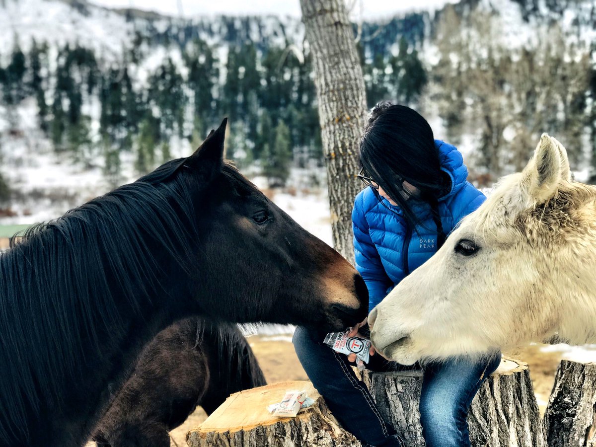 TaosBakes's tweet image. 🖤When you bring Taos Bakes all your friends want to get in on your snacks 😂 #reallifeproblems