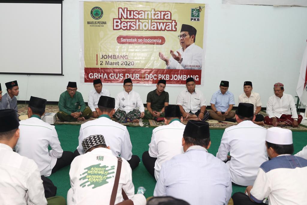 Lebih baik mati dalam kemuliaan dari pada hidup dalam keterhinaan." _Habib Syech #NusantaraBersholawat