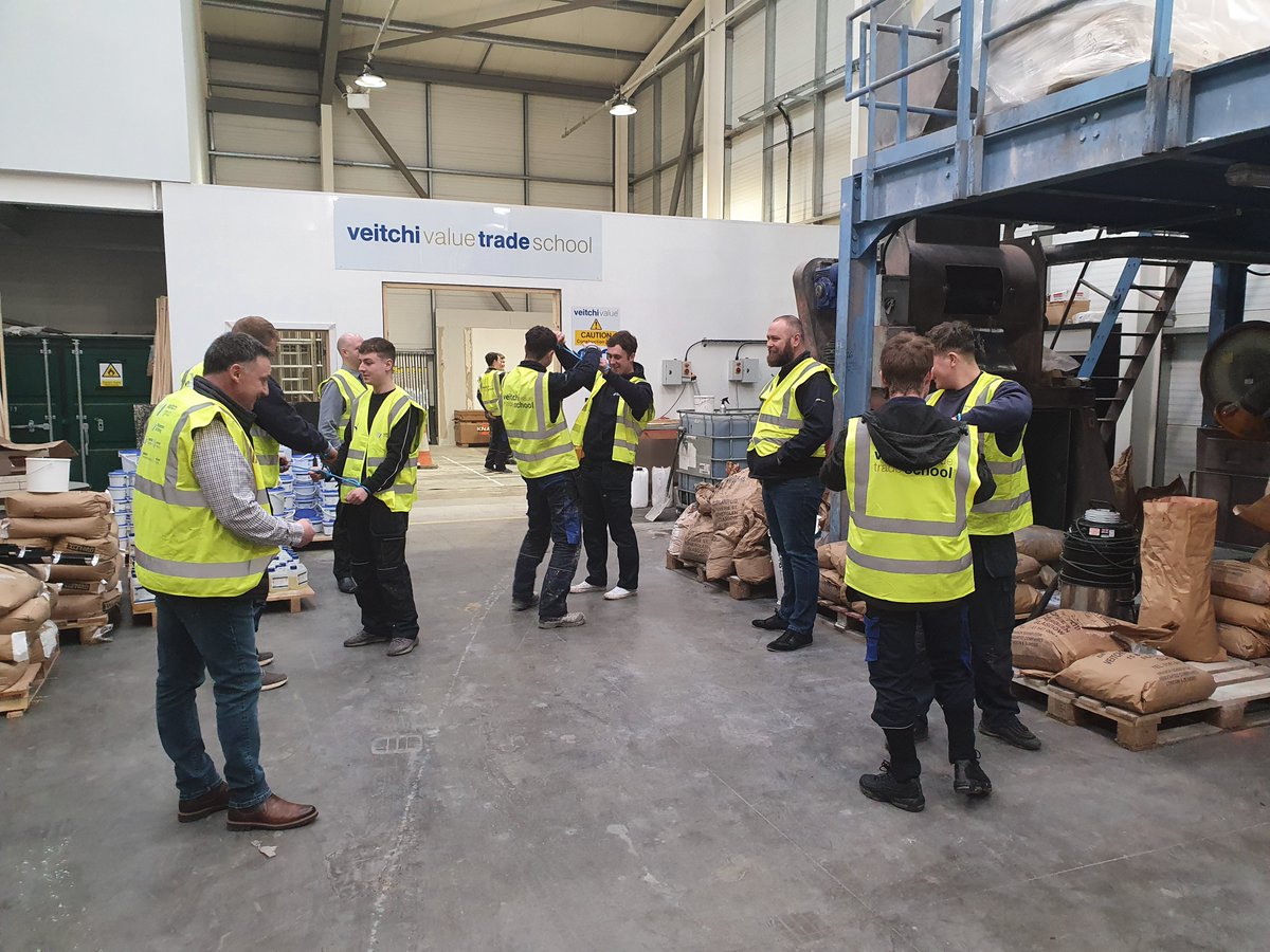 VeitchiValue's tweet photo. A few moments from Veitchi’s Apprentice Review Day that took place last Friday. Our 1st year apprentices had a perfect opportunity to get up to speed with the group progress, learned some new H&amp;S scenarios and engaged in various team building exercises. #veitchivalue https://t.co/OWDkKYZWK9