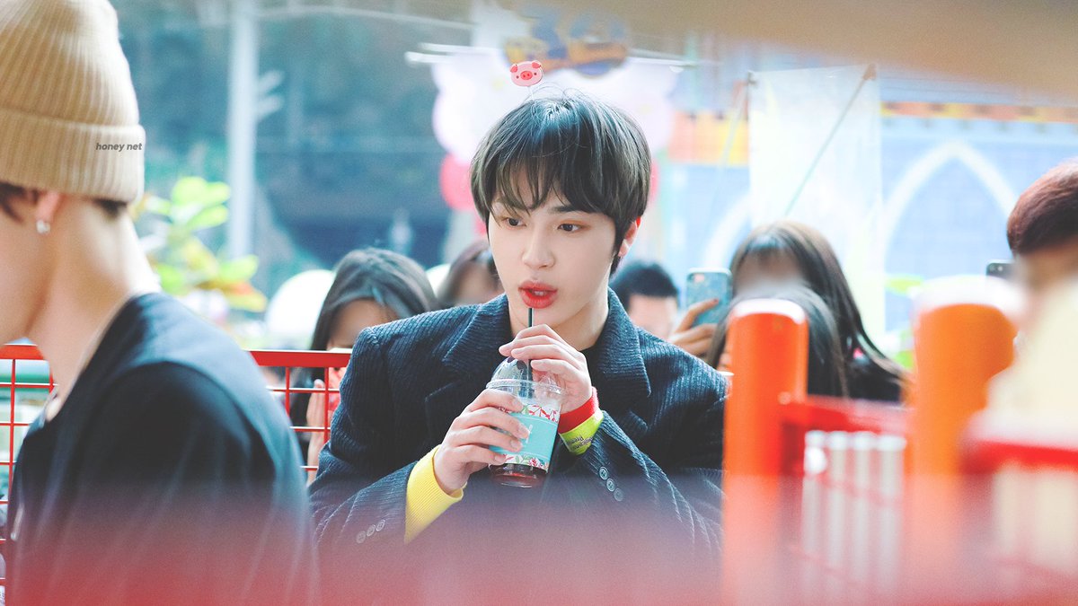 honeynet0309's tweet photo. 귀여운 애 훔쳐보기 https://t.co/hJ40HACr4Z