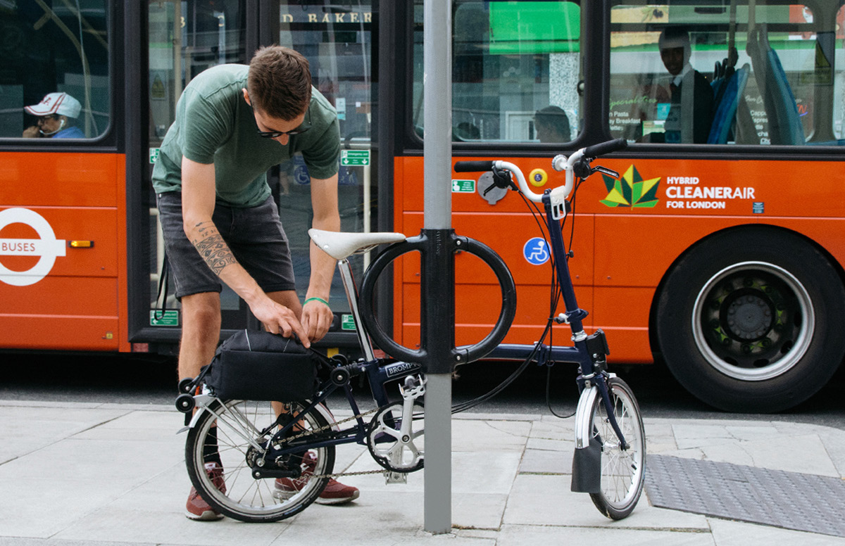 BiciwayMobility's tweet photo. Com os #cyclehoop conseguimos transformar qualquer poste num estacionamento correcto e seguro para bicicletas.
Vamos embelezar a cidade?
#bike
#bicycle #cycling #cycle #biciway #cyclehoop #ridebike #mobility #urbanmobility https://t.co/vwJ3DQncTZ

https://t.co/i9bVJUOOkR https://t.co/5ybayNtHor