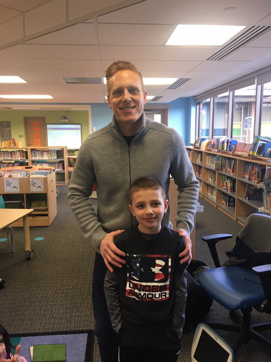 mdllc3's tweet photo. John Zeoli visited Ss at Miller Driscoll School on #DLDay to speak about technology in the workplace and how far it has come.
#FromiPodstoAI
#WiltonWayCT
@fkompar https://t.co/TUswcFMMMA