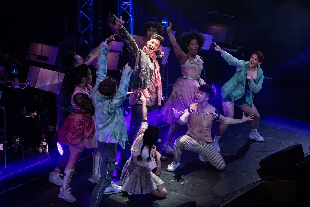 WhatsOnStage tweet media