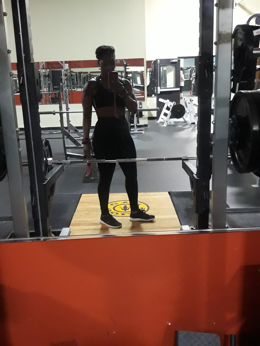 christinaday209's tweet photo. Not usually a fan of high-waisted pants of any sort but since I've started losing inches I think they look pretty good for today's leg workout! Happy Monday fit fam!
#fitfam #fitchick #mondaymotivation #MondayMorning #goals #fitness #buildlegs #mondaymood #womenwholift https://t.co/GCPPLdzrNg
