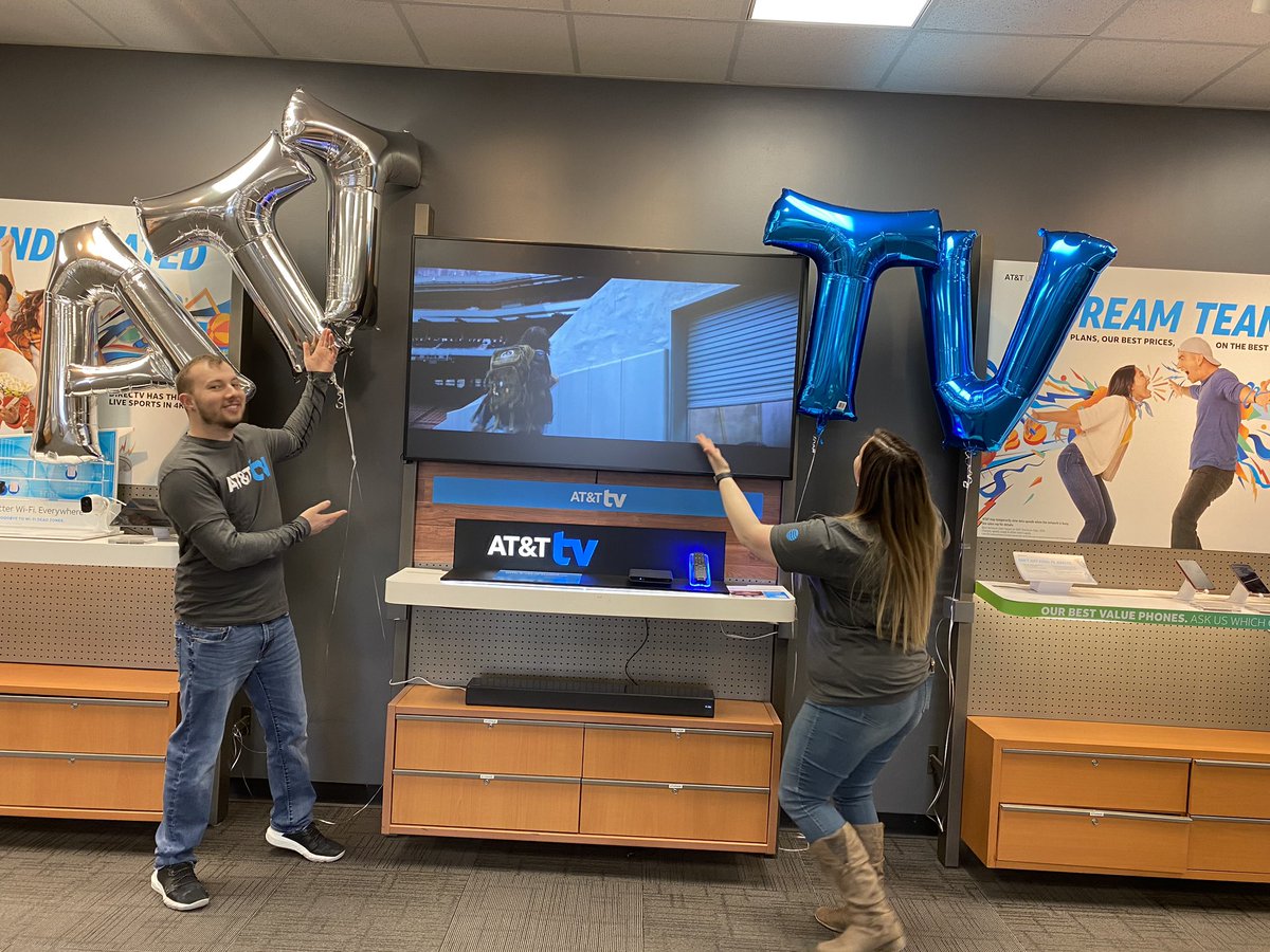 AshtenLord4's tweet photo. New Hartford is super excited for ATTTV LAUNCH!!! #masterthedemo #everycustomereverytime @CodyZarnock @DFraser0107 @DennisJFosterJR @judy_cavalieri https://t.co/PFntySRgKu