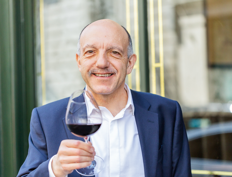 Tasting victory with the late, great <a href="/GerardBassetOBE/">Gerard Basset</a>. My tribute to the memory of a remarkable man. timatkin.com/tasting-victor…