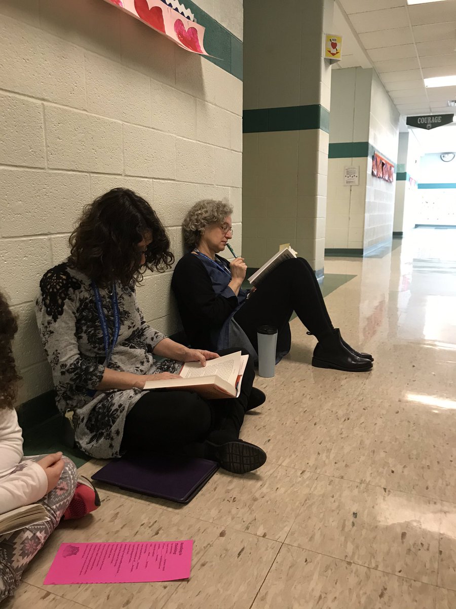 CopperHillES's tweet photo. DEAR time this morning @CopperHillES to kick off Read Across America #CHReads #CHProud @MrsLarca @dyoosFRSD #frsd https://t.co/gJHpRneHbS