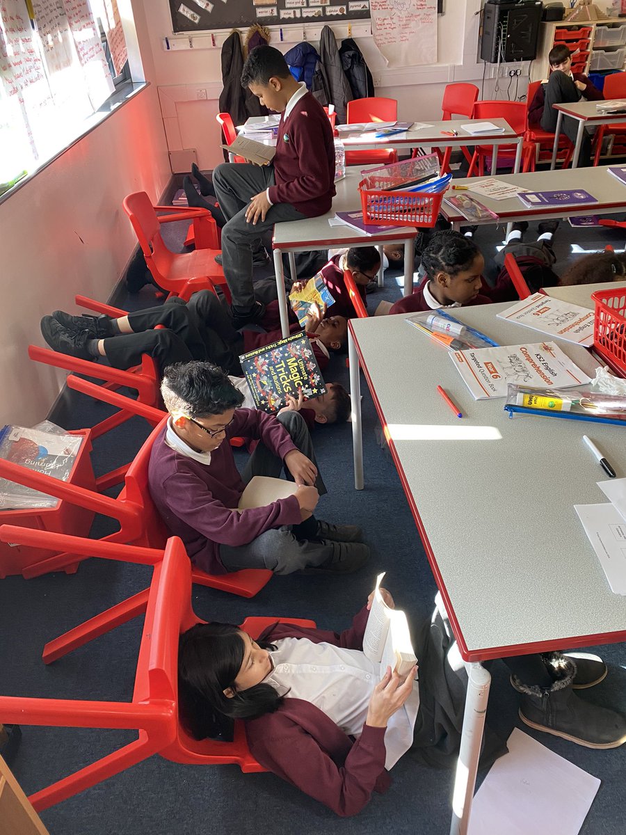 downsviewcroyy6's tweet photo. Year 6 have loved their D.E.A.R (Drop everything and read) session today! What interesting positions to read in! #DVPS https://t.co/r3UDXduUUr