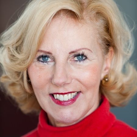 dcsrforum's tweet photo. 26 Jahre Erfahrung mit dem berufsbegleitenden Masterstudiengang Nachhaltigkeit und Qualitätsmanagement machen aus Anja Grothe den idealen Gesprächspartner für eine Einordnung des Bildungsbedarfs für nachhaltiges Wirtschaften. Programm und Tickets auf https://t.co/4dAakXofwA https://t.co/Q9Zqq660uz