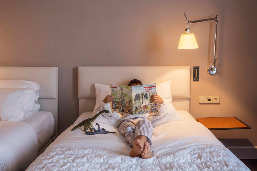 Book your next family trip to Barcelona, discover together the city and create everlasting memories. Enjoy a 50% discount on your second room.  What are you waiting for?

lemerid.ie/60101WNv2    

#lemeridienbcn #LMFamily #barcelona #family #familytime