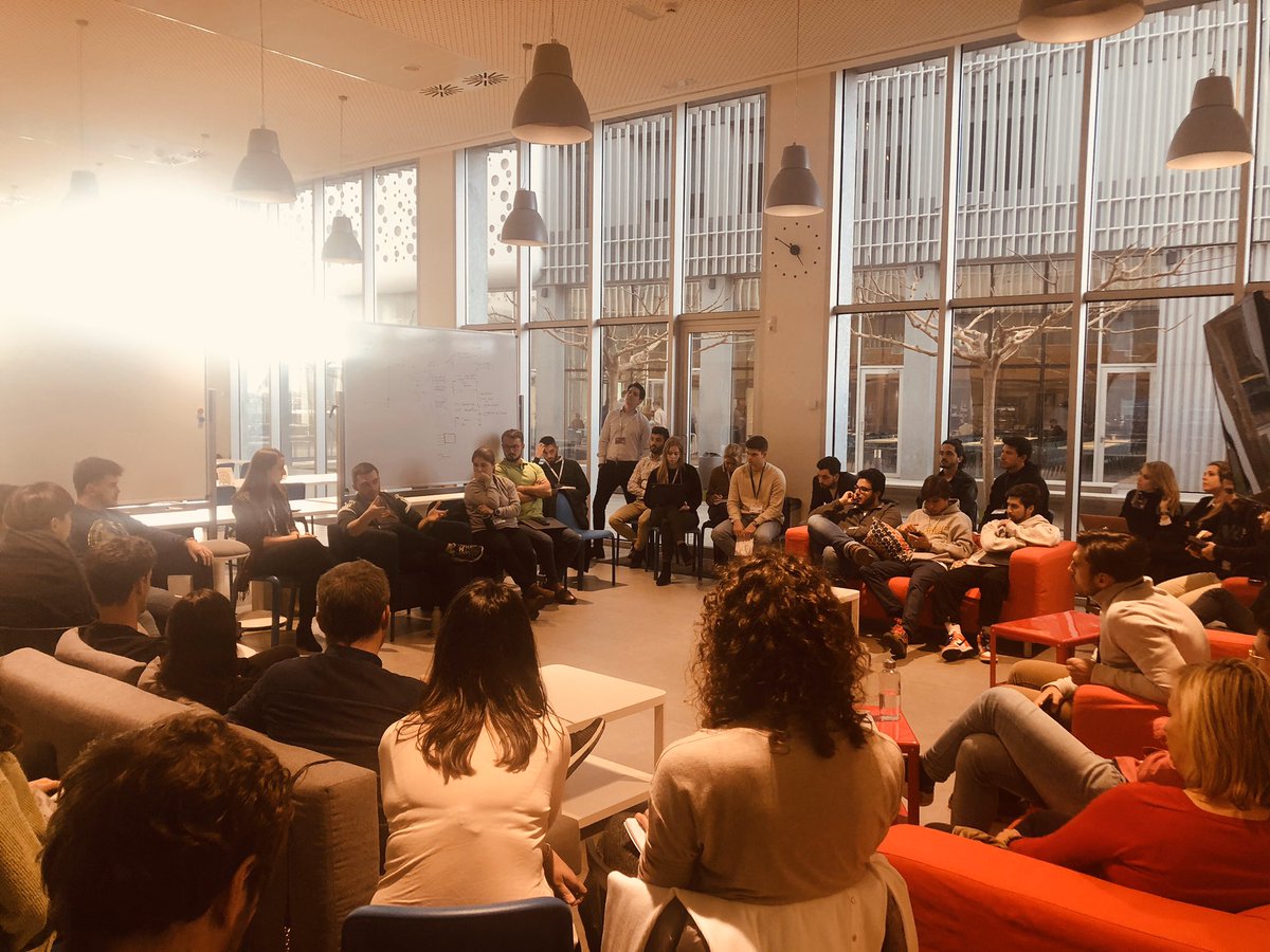nogueras_marta's tweet photo. Lunes de inspiración para nuestros equipos del #programatraction con la visita y la charla sobre sus comienzos de @Sepiia2080 empresa apoyada por @lanzaderaes https://t.co/vRZ9jM2oqb