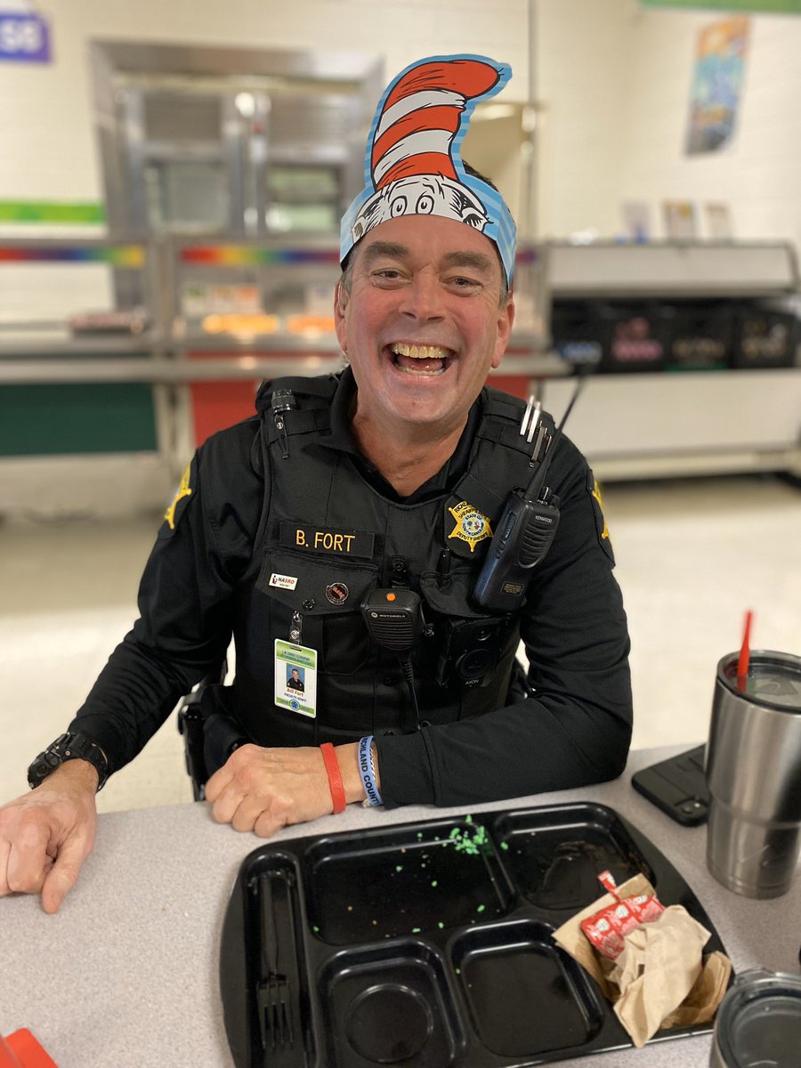 miss_colson's tweet photo. Our SRO is awesome! You can tell Deputy Fort loves his job! He participated in celebrating Dr. Seuss with kindergarten! @ConderAIMS https://t.co/jN7mafMe6F
