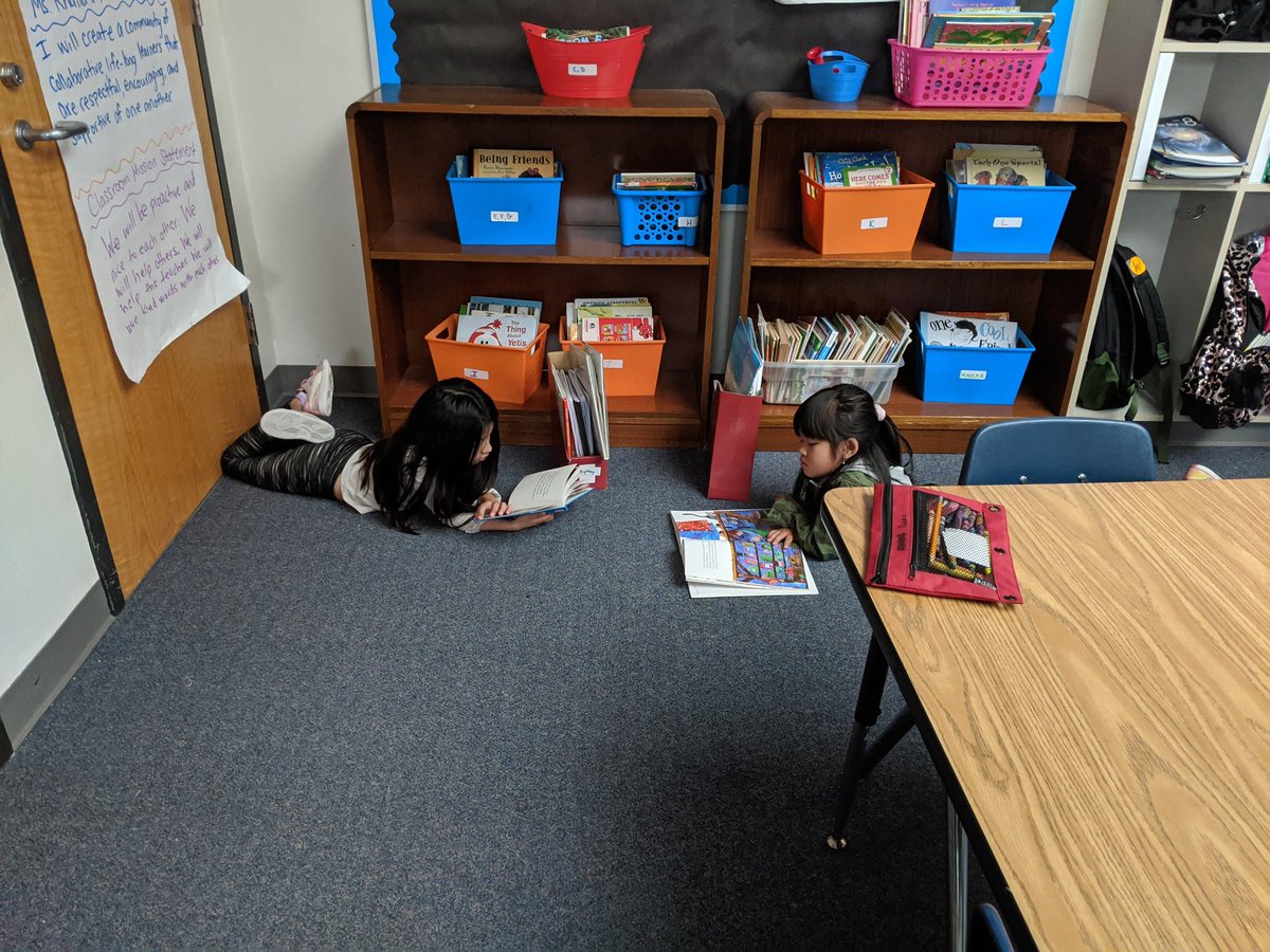 MsKhalid92's tweet photo. We love reading! #ReadAcrossAmerica #ReadAcrossAmericaDay #malvernleaders #malvernliveskind #mymisd @MalvernES https://t.co/EVO3dIrGHo