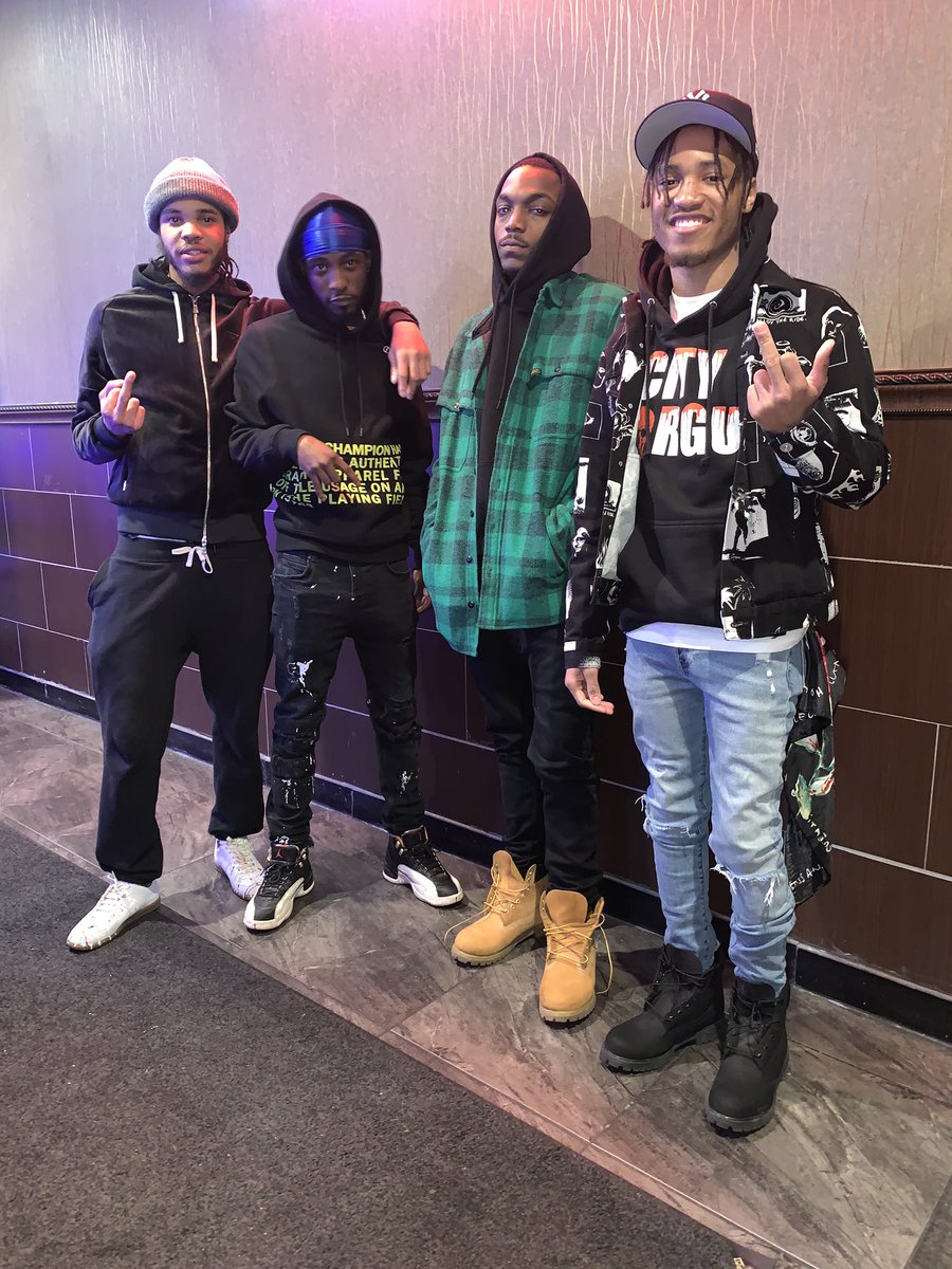 GreatOneNaz's tweet photo. Boy you know dem GreatOnes owe you one &amp; we always pay dem debts 💎 #MySlimes 🐍 https://t.co/hOtxO3oML0