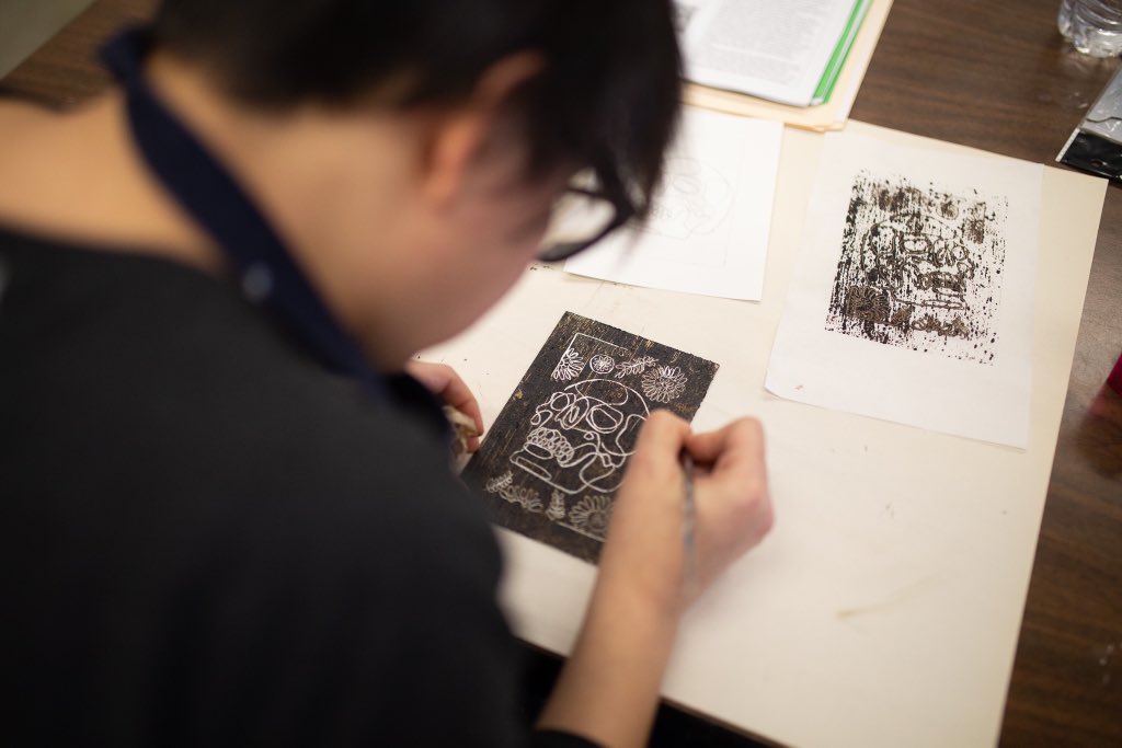 NEISDFoundation's tweet photo. The art of printmaking is making its way to @NEISD art classrooms thanks to a NEEF grant! NEISD art teachers spent Saturday morning learning about the printmaking process and how they can apply it in their lessons. #GrantinAction #NEEF #theNEISDway https://t.co/8unlMadVqX