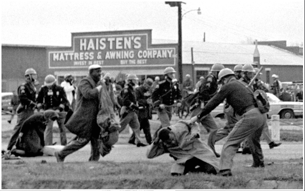 EASpenser's tweet photo. @linda3_4 @docrocktex26 @mhmhart #SandersSupporters booed #CivilRightsHero #JohnLewis ?! Why? That's unconscionable. 😔 https://t.co/tpjbXBgcjM