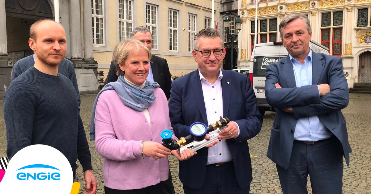 💦 Une consommation d'eau plus efficace à #Bruges grâce à ENGIE et à la compagnie des eaux Farys. Aujourd'hui, présentation du projet pilote : 37 bâtiments de la ville 🏢🏫🏙 seront équipés de compteurs d'eau numériques. #ActWithENGIE #Zerocarbon #IoT➡️ bit.ly/2PV9L3x