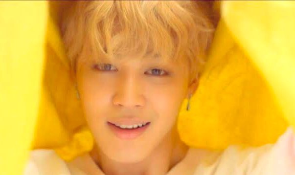 Narakunh's tweet photo. 🔸You can feel it even without words, after all. The star are floating and we’re flying💛 Cause you love me and I love you~ Just let me love you, let me love you 🎶 🌻🔸 #ARMYSelcaDay #ARSD #serendipity @BTS_twt https://t.co/X2s8KVnAwS