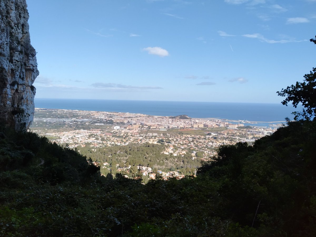 VidaTrekking's tweet photo. Ayer, rutita corta por el Montgó a la Cova de l'aigua, Denia https://t.co/kFJFhqu1R5