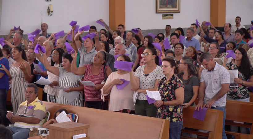 afipeoficial's tweet photo. Fim de semana movimentado na Capital da Fé de Goiás. Novena Jubilar aos 180 anos da devoção ao Divino Pai Eterno e presença de bispo cearense marcaram momentos de oração e louvor. Confira como foi: https://t.co/kfbLWisgI0 #Trindade #TrindadeGO #DivinoPaiEterno https://t.co/weVIFRsxWm