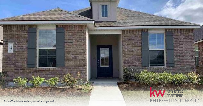 loribergstresse's tweet photo. 🏡New Construction Home Available for Rent ASAP! 3 bedrooms, 2 baths- 1875.00 a month. Small pets allowed. Please call or text me for more information 225-505-3705 https://t.co/jWkCbDfJPK