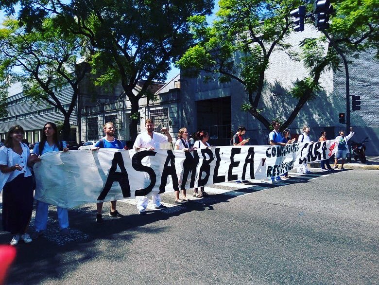 apss_gcba's tweet photo. #Ahora en el MInisterio  de Salud.
❗️❗️Por una ley que reconozaca los derechos de residentes y concurrentes https://t.co/pvUx5U0e8H