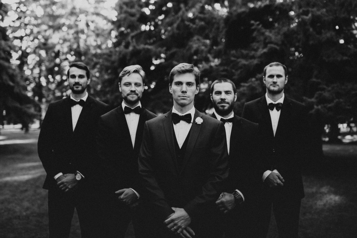 lula_nga's tweet photo. #DidYouKnow the bow tie can trace its origins back to 17th Century Croatia? They used scarves around the neck to hold together the opening of their shirts, termed "cravat," which later turned into what we now know as the bow tie. https://t.co/ncVRgmPuhg
