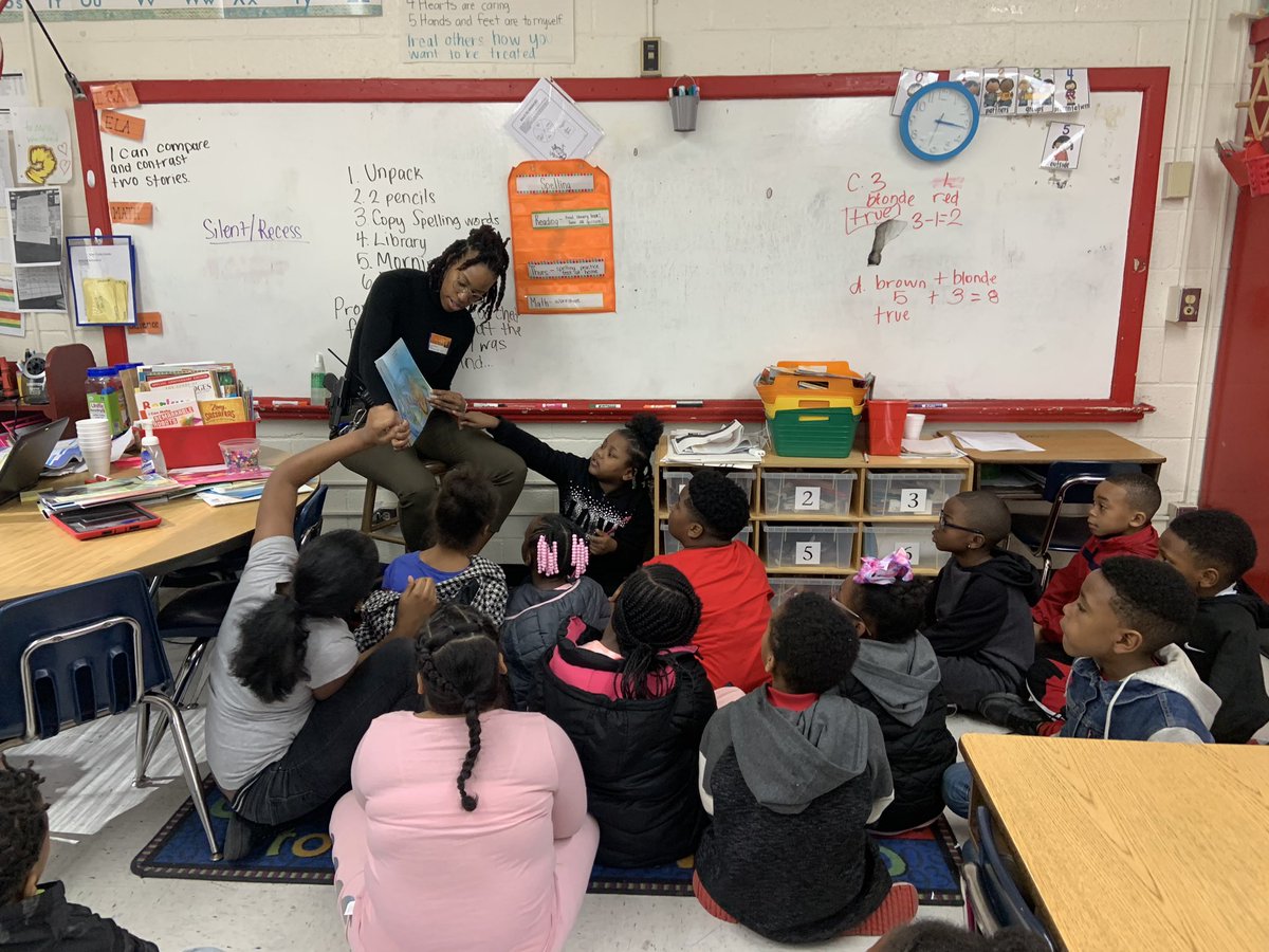 MsWinstead's tweet photo. Kicking off read across America month with a very special visit from a Henderson police officer.  Thank you Officer Terry! https://t.co/kWgAbSYAdF