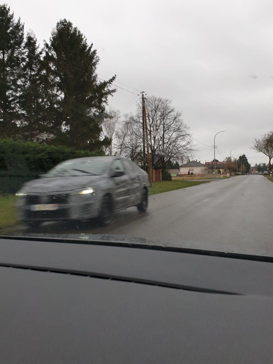 68_rasta's tweet photo. @AutoPlusMag nouvelle quoi ? (2 modèle) https://t.co/VB2k9LtwPy