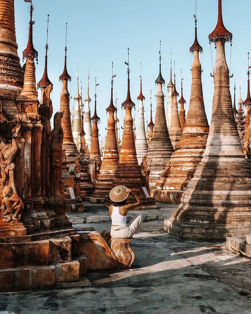 momondo_tr's tweet photo. #Indein, #Myanmar’da, pazarı ve iki grup antik pagoda ile bilinen Inle Gölü'nün batısında küçük bir köy.  Pagoda uzakdoğu ülkelerinde, genellikle çokgen planlı kuleler biçiminde olan bu tapınaklara verilen ad. #gezgin #seyahat
📸 @lenieglt https://t.co/XnBjQjA7SF
