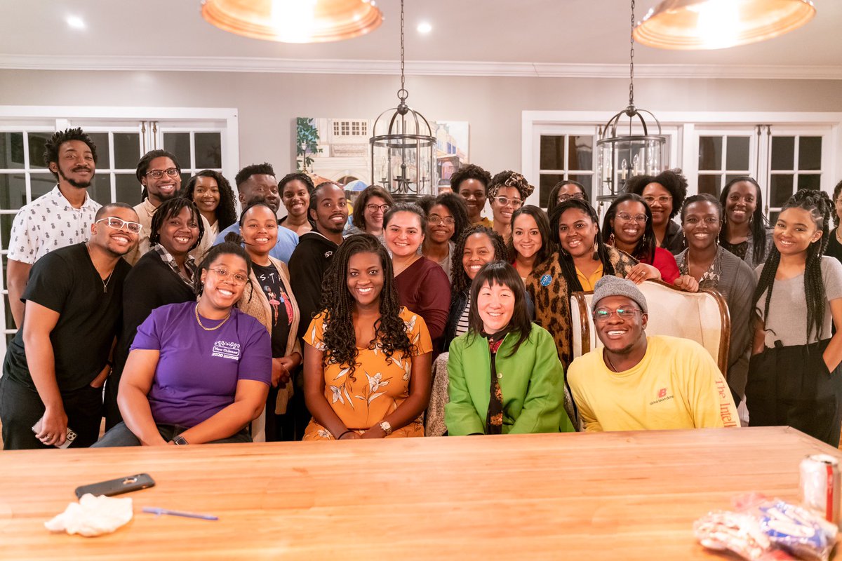 SPSPnews's tweet photo. The #BlaSPR x #Flourish2020 dinner connected pre-tenure professors of color with graduate students and postdocs of color. We discussed different paths to the professoriate and issues like parenting, debt, relationships, teaching, and more! https://t.co/1SjTQzBeKI