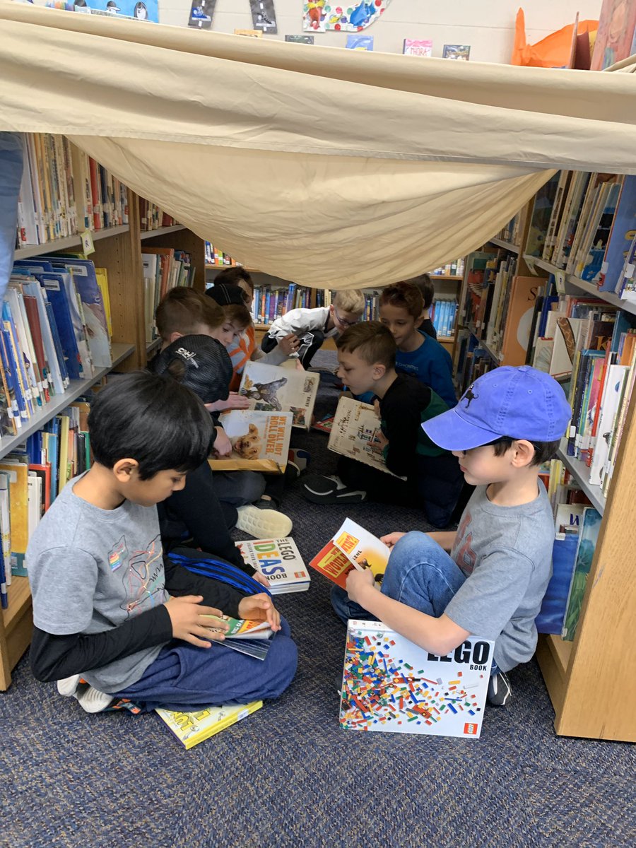 Read a Thon in reading forts! #peslibrarytransformation <a href="/PomperaugES/">Theresa Forish</a>