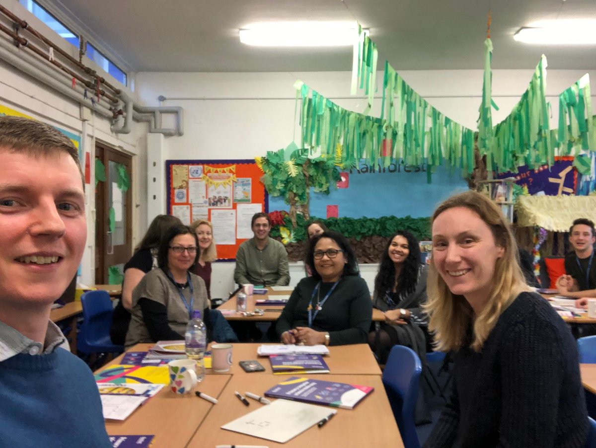 TechexUK's tweet photo. Techex was teaching in primary schools last week bringing #Spanish &amp; #Mandarin to 4&amp;5-year-olds in Wokingham as well as explaining #ComputationalThinking to teachers @ChennestoneScho as part of @BarefootComp uting's scheme promoting cross-curricular teaching of computing. #STEM https://t.co/jfYy5WQsUX