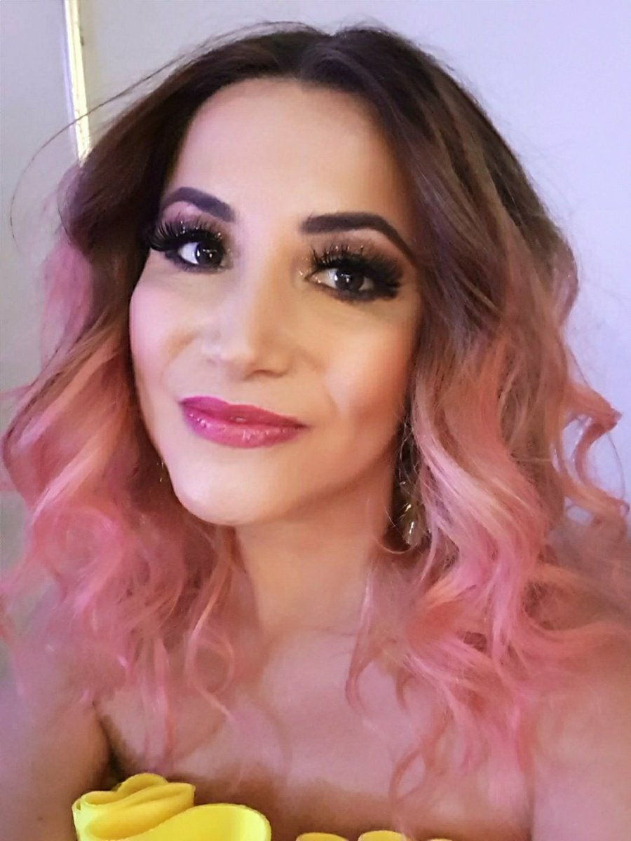 DanyCarvallo's tweet photo. Ayer me tocó chambear en #expobellezafest2020 en el WTC de la #CDMX https://t.co/vykaBV7bj4