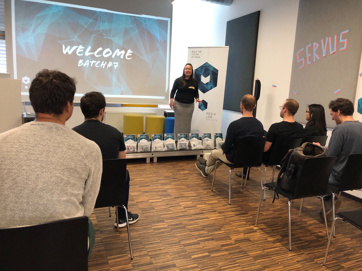 MediaLabBayern's tweet photo. Welcome to our family 🙌

Heute startet unser #MLBatch7 mit acht neuen Medienstartups. Los geht's mit 2 Wochen intensivem Coaching in unserer Startup School. 

Let's start this journey together!🚀

Übrigens sind die Teams am Wochenende beim #micmuc20 dabei. 🎉 https://t.co/lMgntQtFJo