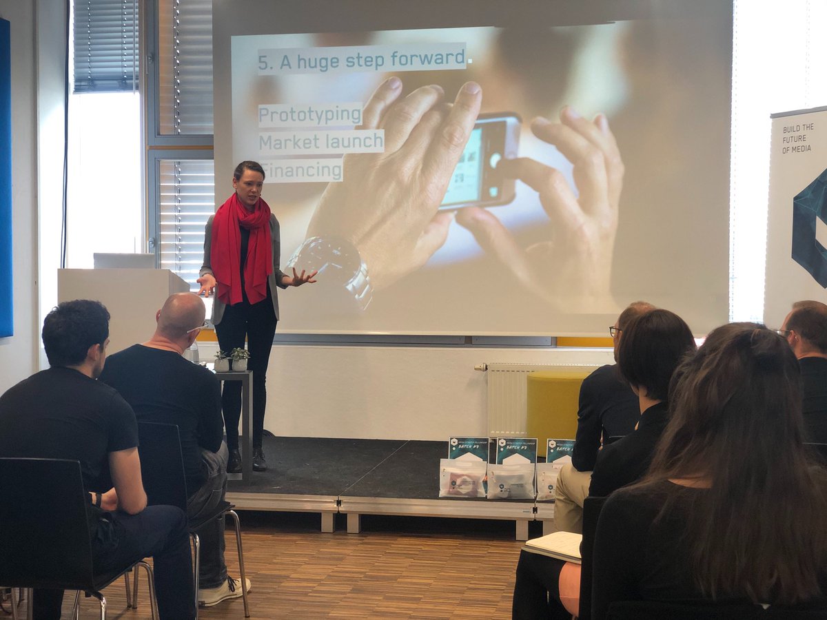 MediaLabBayern's tweet photo. Welcome to our family 🙌

Heute startet unser #MLBatch7 mit acht neuen Medienstartups. Los geht's mit 2 Wochen intensivem Coaching in unserer Startup School. 

Let's start this journey together!🚀

Übrigens sind die Teams am Wochenende beim #micmuc20 dabei. 🎉 https://t.co/lMgntQtFJo