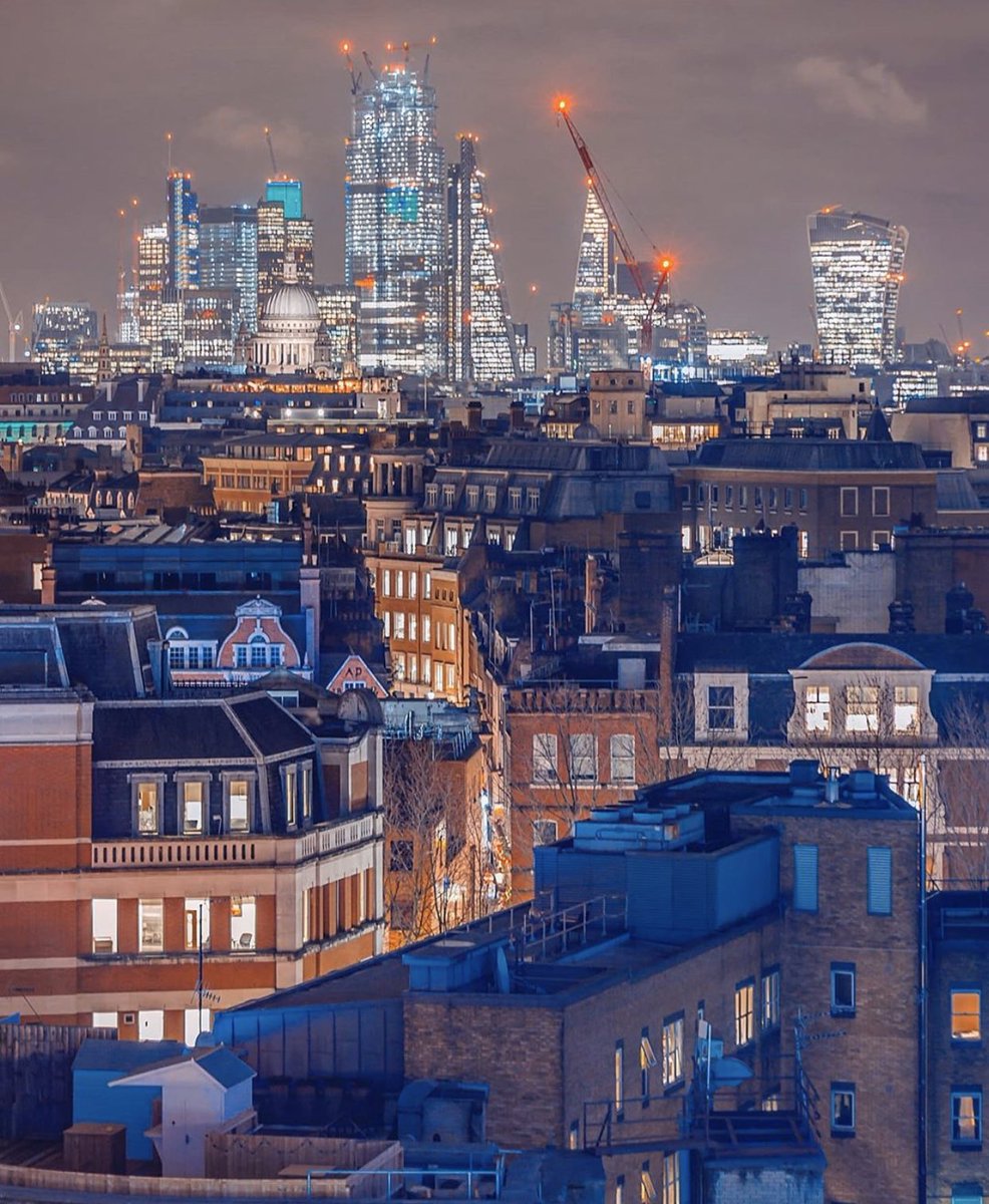 Who else has noticed how each London building is designed so differently yet still so stylish? #london #MondayMotivation #Londonislovinit