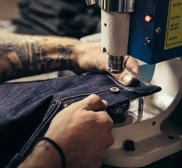 Back at it. Hope y’all had a great weekend! 
#selvedgedenim #selvedge #denim #selvage #rawdenim #drydenim #denimporn #denimhead #ootd #menswear #mensstyle #mensfashion #wellwornwornwell  #indigo #shockoe_atelier #rva #shockoe #shockoedenim #shockoeatelie… ift.tt/2TtoinO