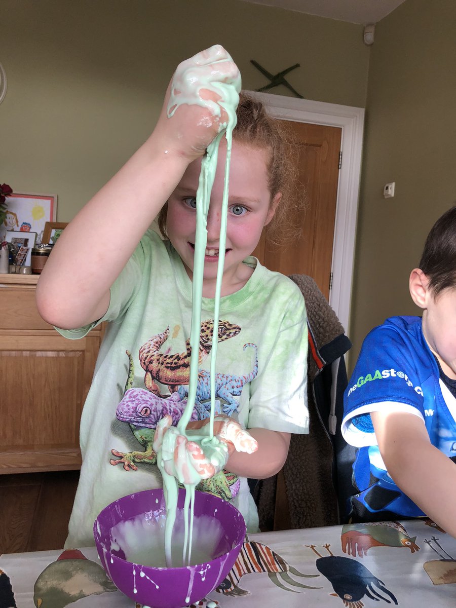 ENolan82's tweet photo. @RathnureNS @MrsByrneRNS @MrKinsellaRNS #mindfulnessmonday #sensoryplay #alienslime https://t.co/HpIySozwfb