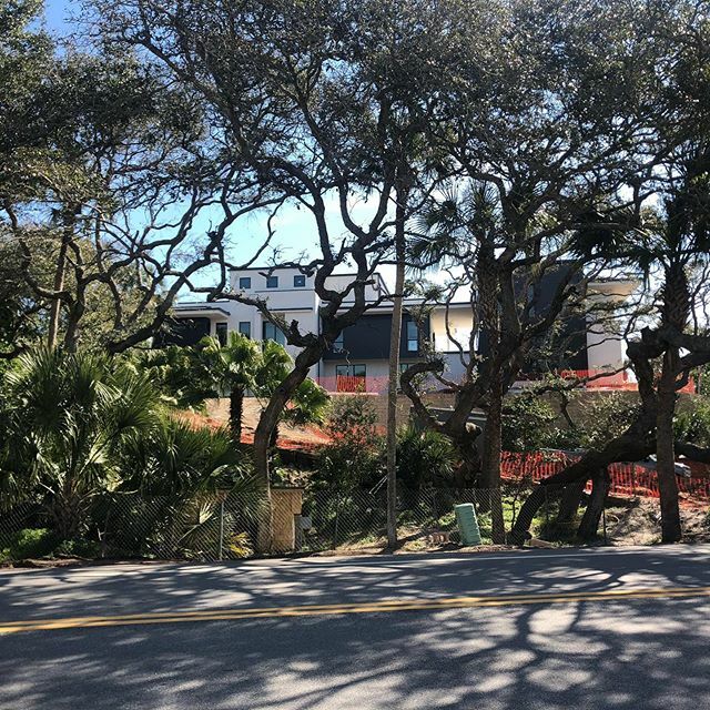 dig_arch's tweet photo. Good Monday morning from #wanderland ... not pictured is the driveway entrance full of trades vehicles.  Great way to start a week is when you have to walk to the site!
@ariahomescustom 
#whatanarchitectdoes #idigarchitecture #dig #aria #design #build  #… https://t.co/5JnhA9xvCS https://t.co/wdX21h7Lfg