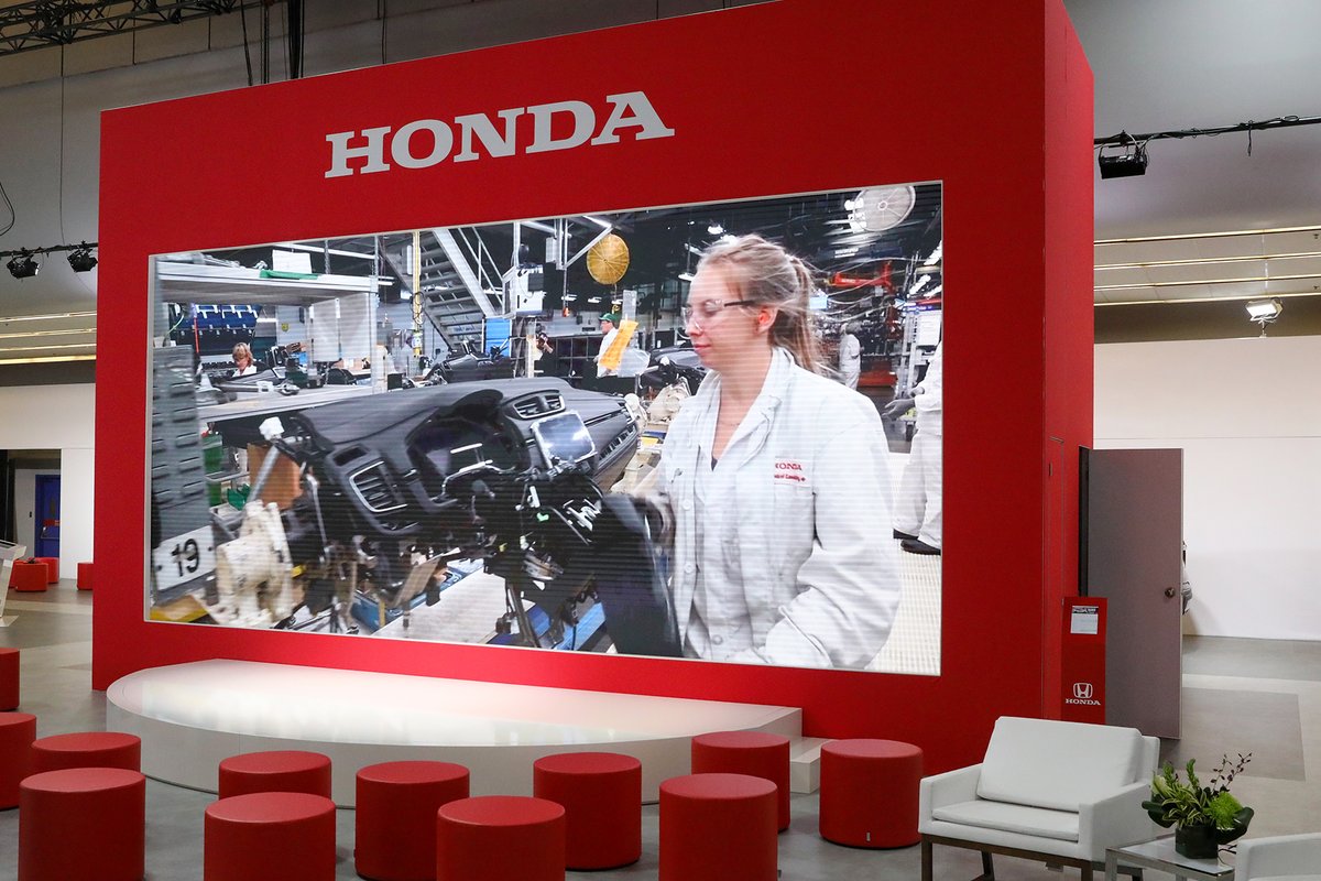 HondaCanada's tweet photo. Hello Québec! Come visit us at the #HondaIntersection from March 2 to 8 at #SalonAutoQC. https://t.co/nz0uqzhyT2