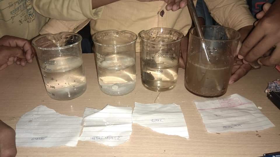 SamparkSocial's tweet photo. #SamparkBuniyadiShaala children of class 5th performing science experiment of solubility in water of solid substances. We #lesrnbyfun #evolunteer #samparkmp @ChildFund @ChildFundIndia #CRYAmerica @cryamerica #EducationForAll @AIFoundation #AIFoundation https://t.co/HLnLu1bhqk