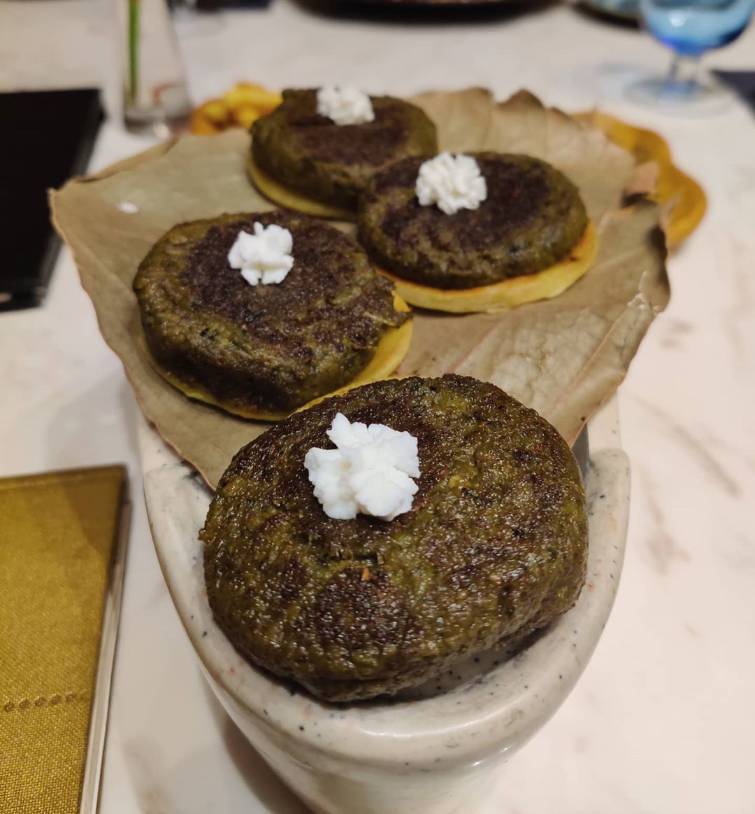 ummrao's tweet photo. Repost: @thehungrychashmish
•

"...In the frame: Galouti Shatavar from @ummraomumbai at @courtyardmumbai 💯" https://t.co/HYXi32R3jC
