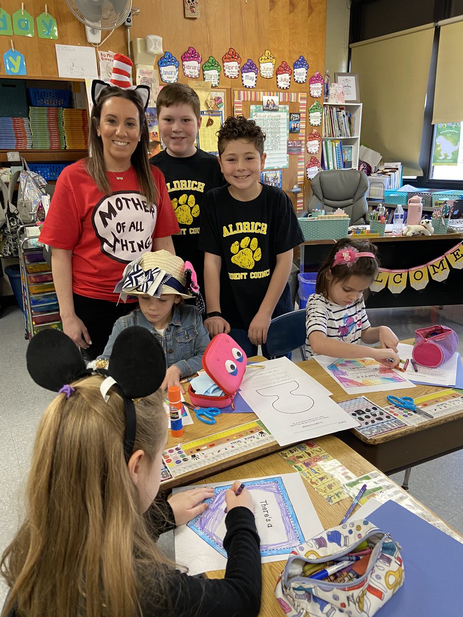 Happy Birthday Dr.Seuss!! Thanks Aldrich Student Council for reading to Taunton students👍#HowellTwpTau #howellleads #ReadAcrossAmerica @HowellTwpTauntn