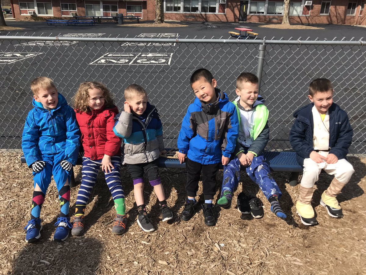 HPS_ABS's tweet photo. Kicking off Read Across America Week with “Crazy Socks” day! 🧦📚#HappyBirthdayDrSeuss #FoxinSocks #ReadAcrossAmericaWeek https://t.co/sg4eGa3mq6