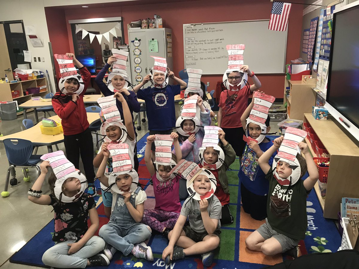 LizMartinezHES's tweet photo. Happy Birthday Dr. Seuss!! #ReadAcrossAmericaDay #HerffES #HerffKinder https://t.co/Sud5E1V20l