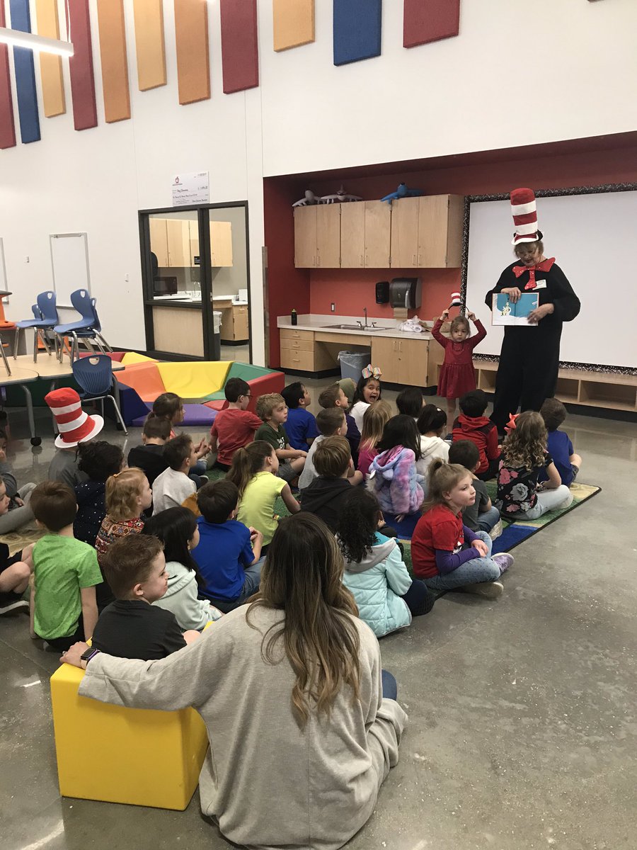 LizMartinezHES's tweet photo. Happy Birthday Dr. Seuss!! #ReadAcrossAmericaDay #HerffES #HerffKinder https://t.co/Sud5E1V20l