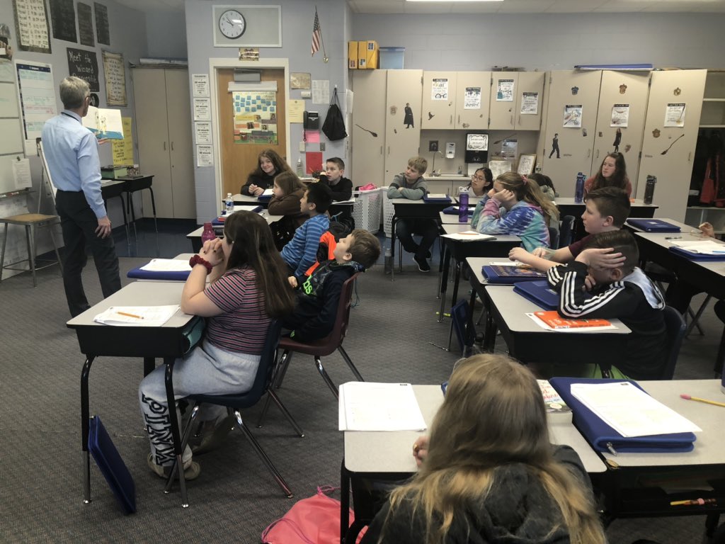 tzatorski2017's tweet photo. Thanks Mr. Reilly for reading one of our favorite Dr Seuss stories...One fish, Two fish, Red fish, Blue fish! @INT_PRINCIPAL @StaffordTwpEd https://t.co/bIFMWEpahe
